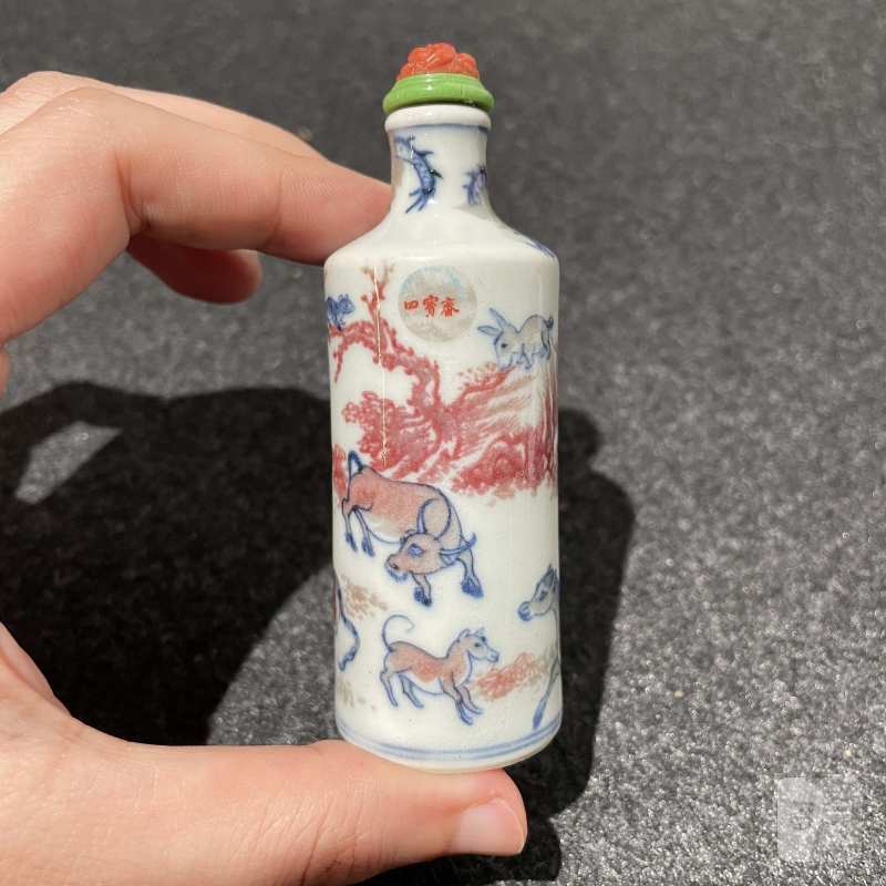 清中期 青花釉里红十二生肖图鼻烟壶 - 图5